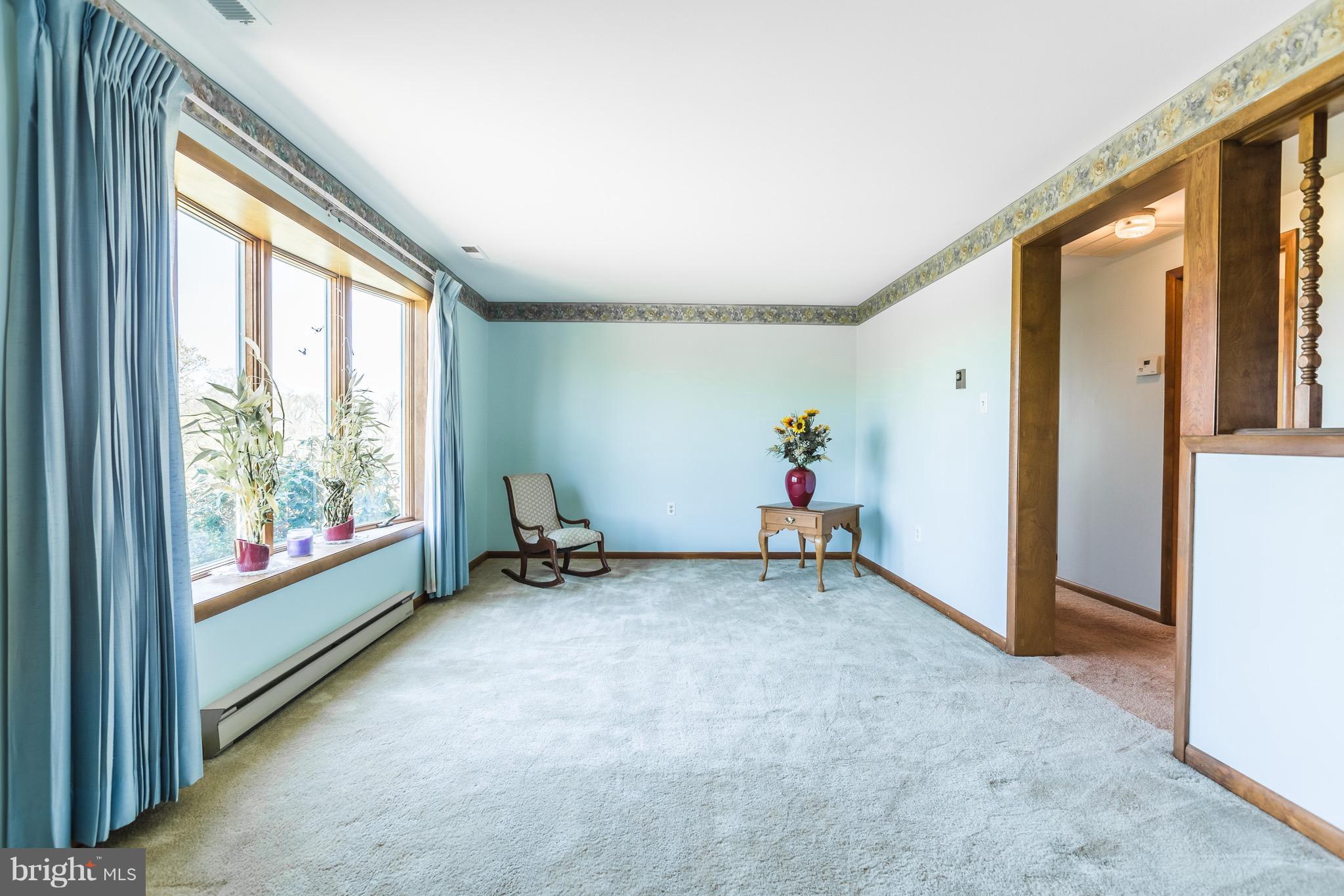 42353 Spinks Ferry Road Leesburg, VA 20176 - Photo 11 of 24 Family Room
