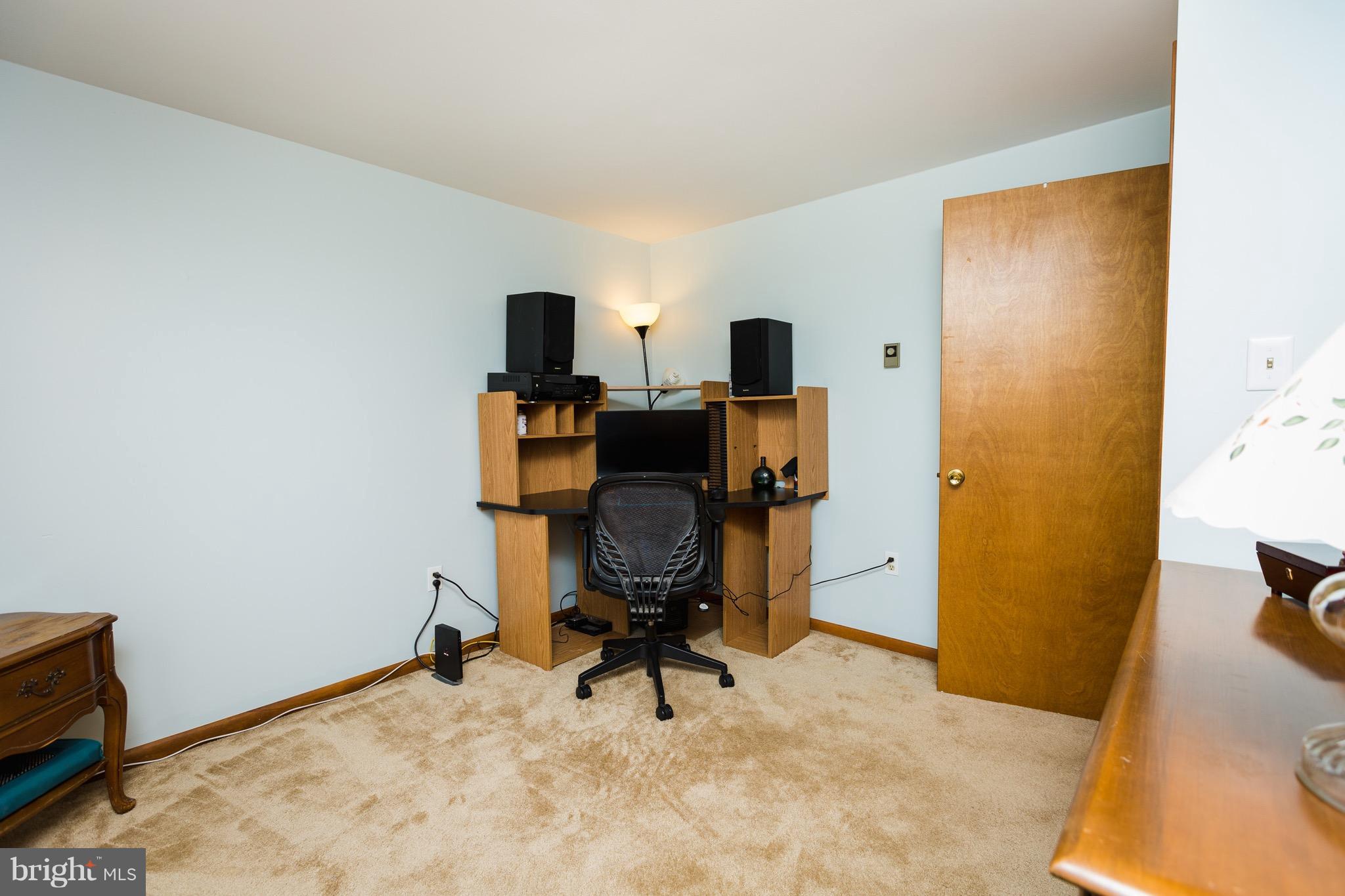 42353 Spinks Ferry Road Leesburg, VA 20176 - Photo 19 of 24 Bedroom