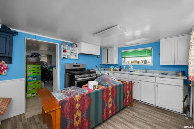 $399,999 | 1204 North Cody Road, Le Claire, IA 52753