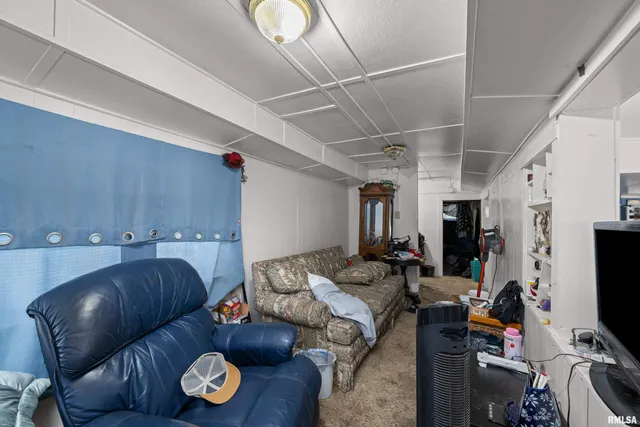 $399,999 | 1204 North Cody Road, Le Claire, IA 52753