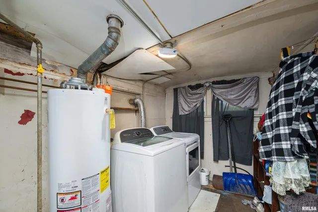 $399,999 | 1204 North Cody Road, Le Claire, IA 52753