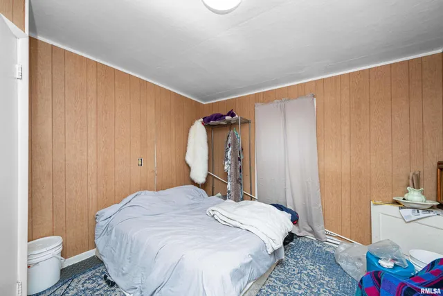 $399,999 | 1204 North Cody Road, Le Claire, IA 52753