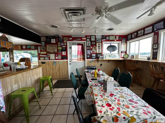 $399,999 | 1204 North Cody Road, Le Claire, IA 52753