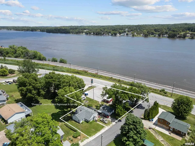 $399,999 | 1204 North Cody Road, Le Claire, IA 52753