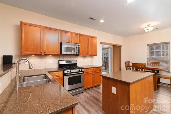 $479,900 | 10513 Dominion Village Drive, Charlotte, NC 28269