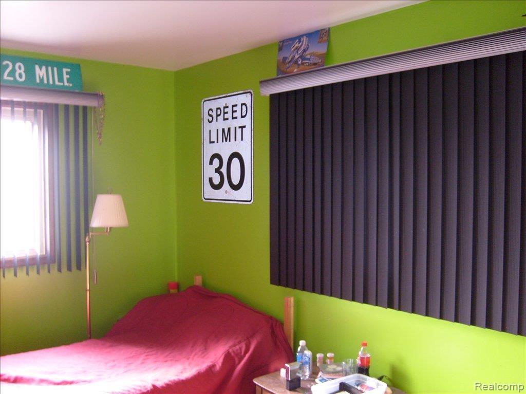 16440 28 Mile Road Ray, MI 48096 - Photo 15 of 21 Rear bedroom