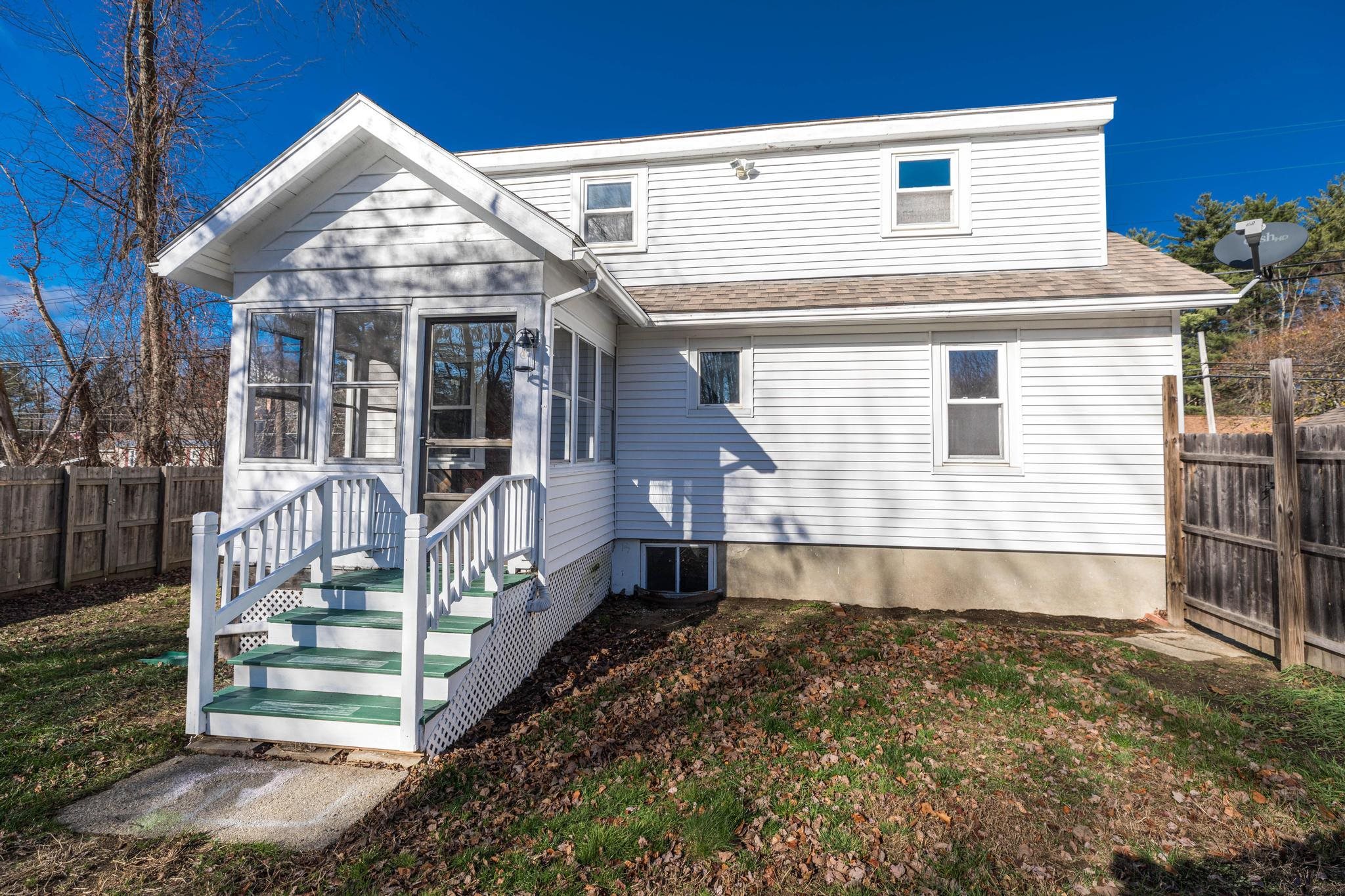 567 Portland Street Rochester, NH 03867 - Photo 4 of 34