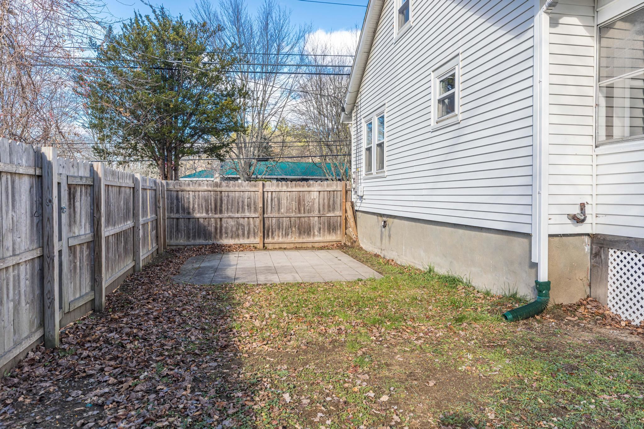 567 Portland Street Rochester, NH 03867 - Photo 6 of 34