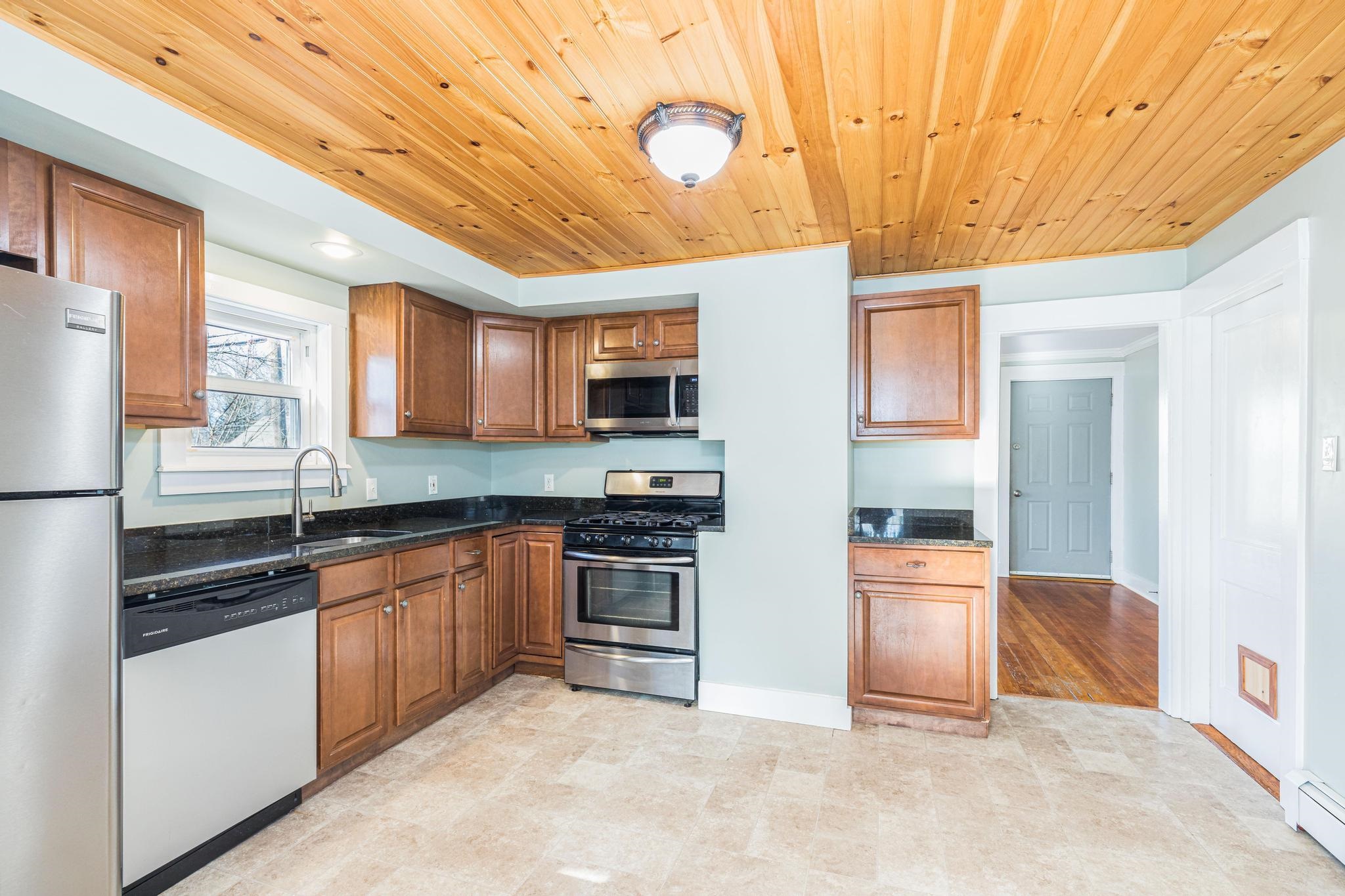 567 Portland Street Rochester, NH 03867 - Photo 10 of 34