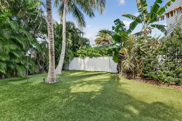 $12,999 | 200 Northwest 10th Street, Boca Raton, FL 33432