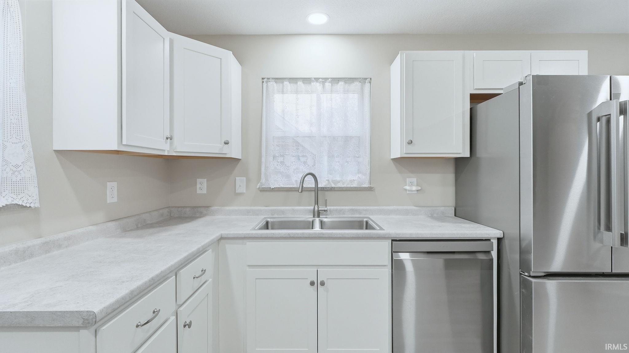 2222 Opechee Way Fort Wayne, IN 46809 - Photo 11 of 31