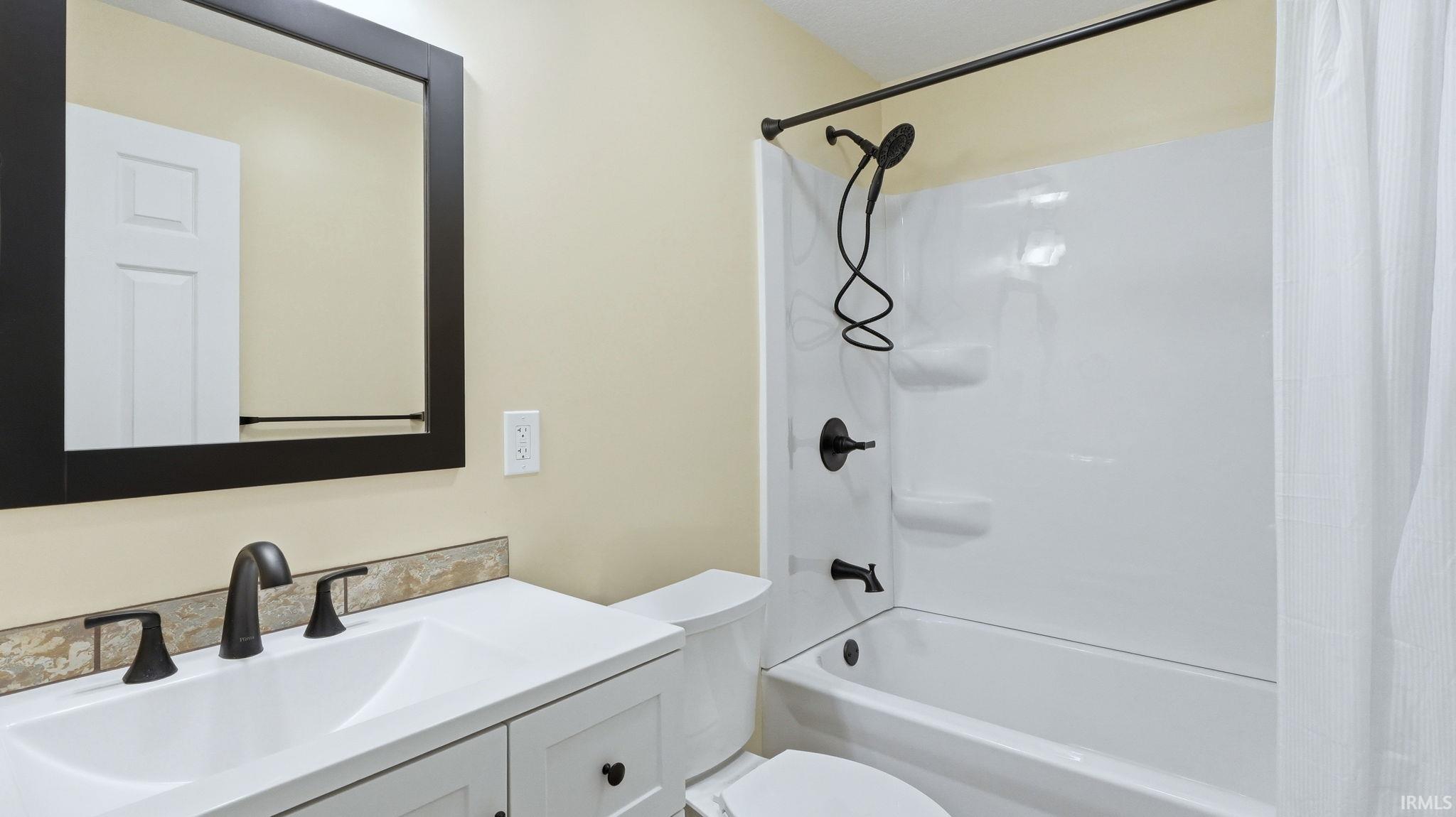 2222 Opechee Way Fort Wayne, IN 46809 - Photo 15 of 31