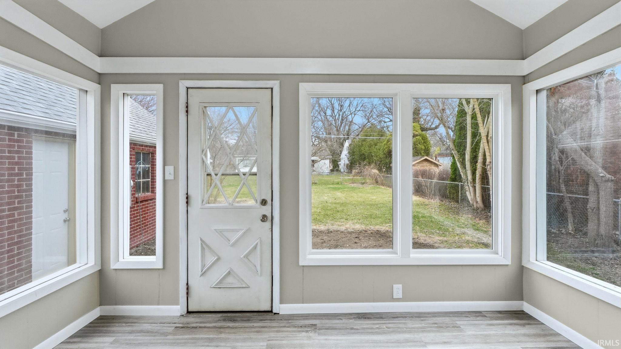 2222 Opechee Way Fort Wayne, IN 46809 - Photo 4 of 31