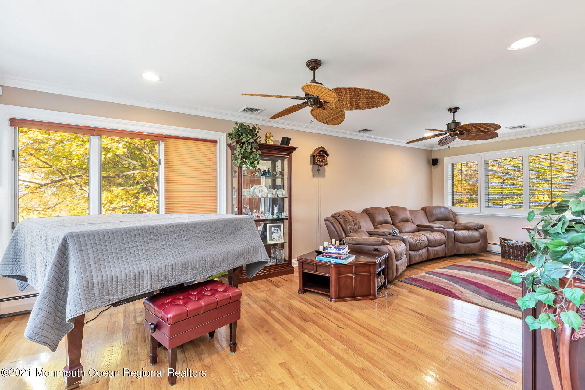 81 Portland Road Atlantic Highlands, NJ 07716 - Photo 21 of 65 a living room with furniture