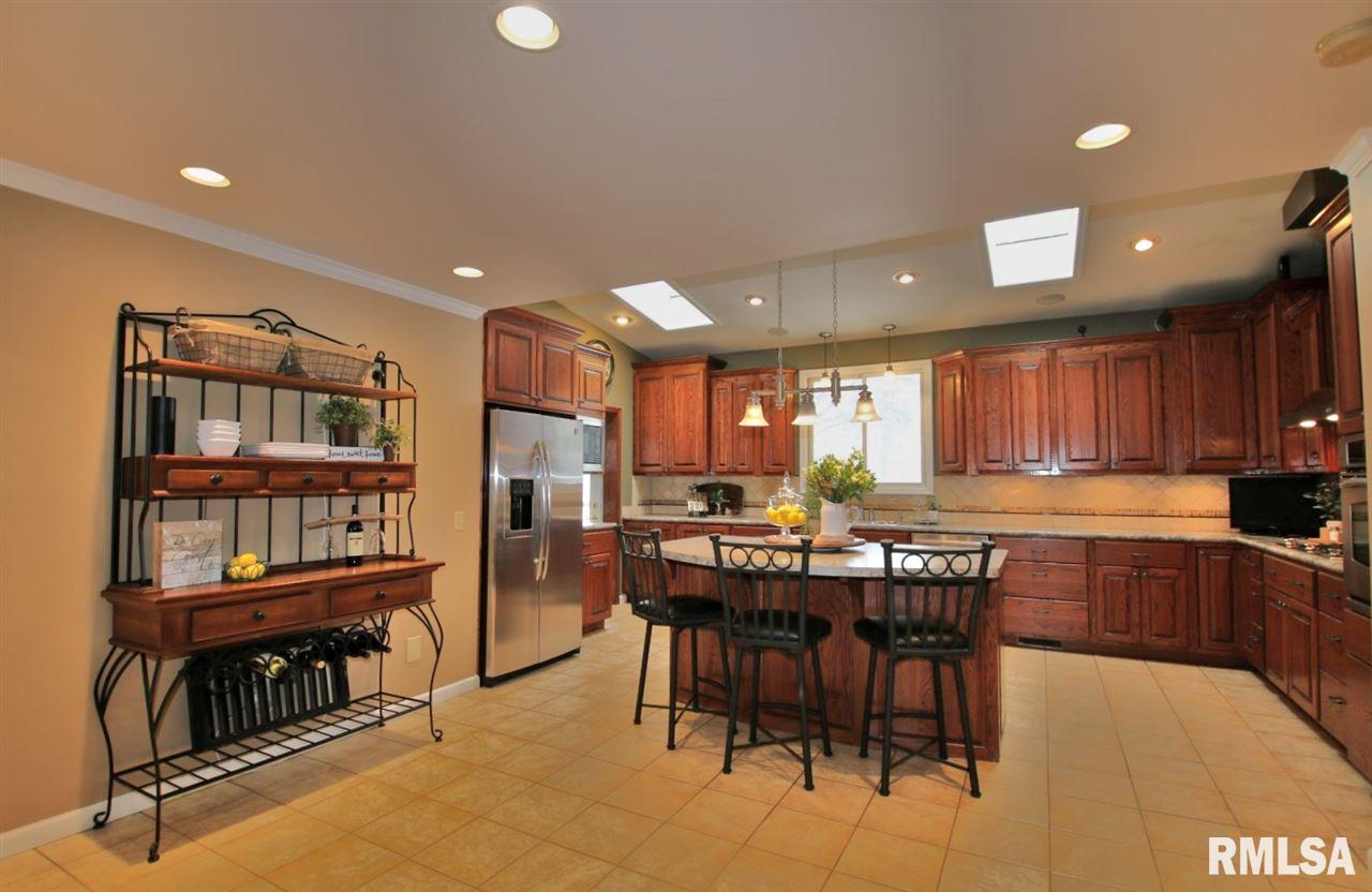 1810 Santa Fe Road Washington, IL 61571 - Photo 17 of 36 Gallery Image 17