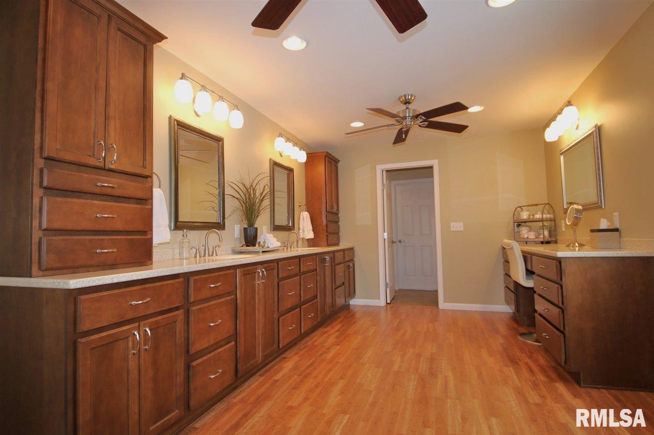 1810 Santa Fe Road Washington, IL 61571 - Photo 25 of 36 Gallery Image 25