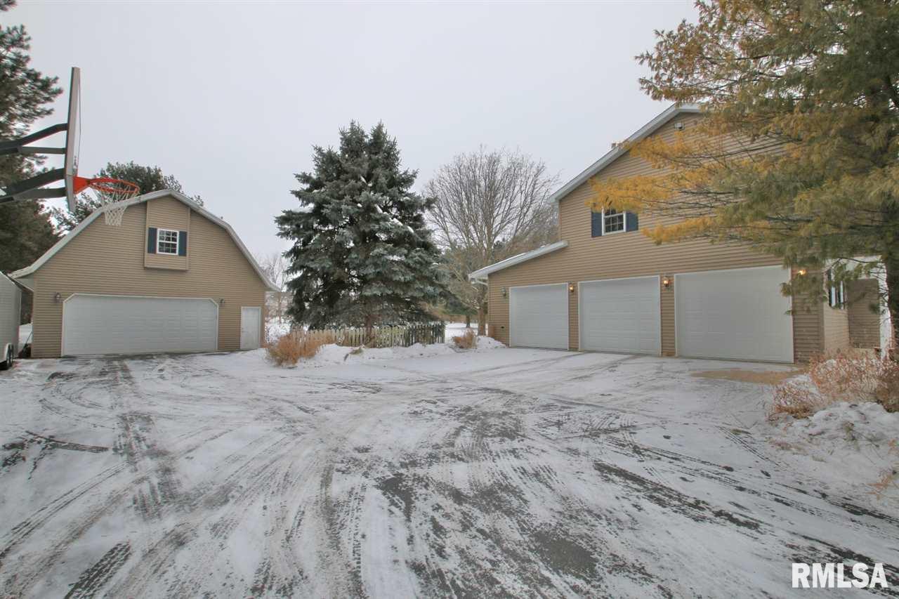 1810 Santa Fe Road Washington, IL 61571 - Photo 3 of 36 Gallery Image 3