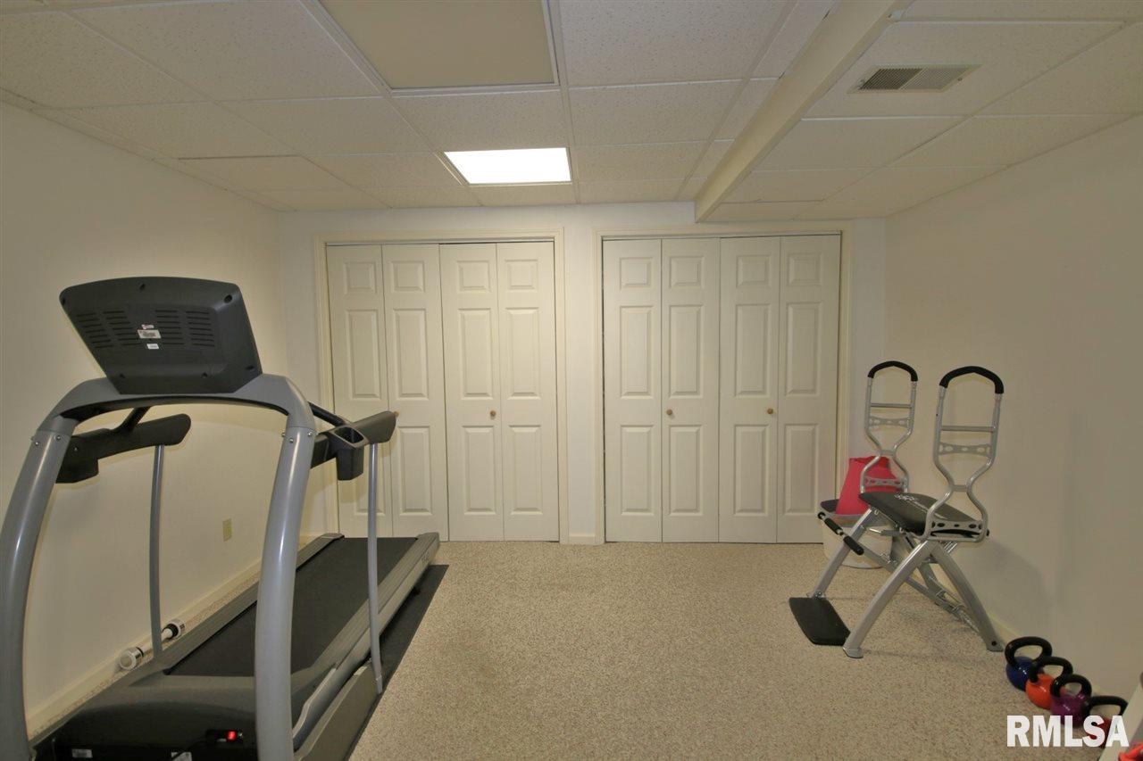 1810 Santa Fe Road Washington, IL 61571 - Photo 34 of 36 Gallery Image 34