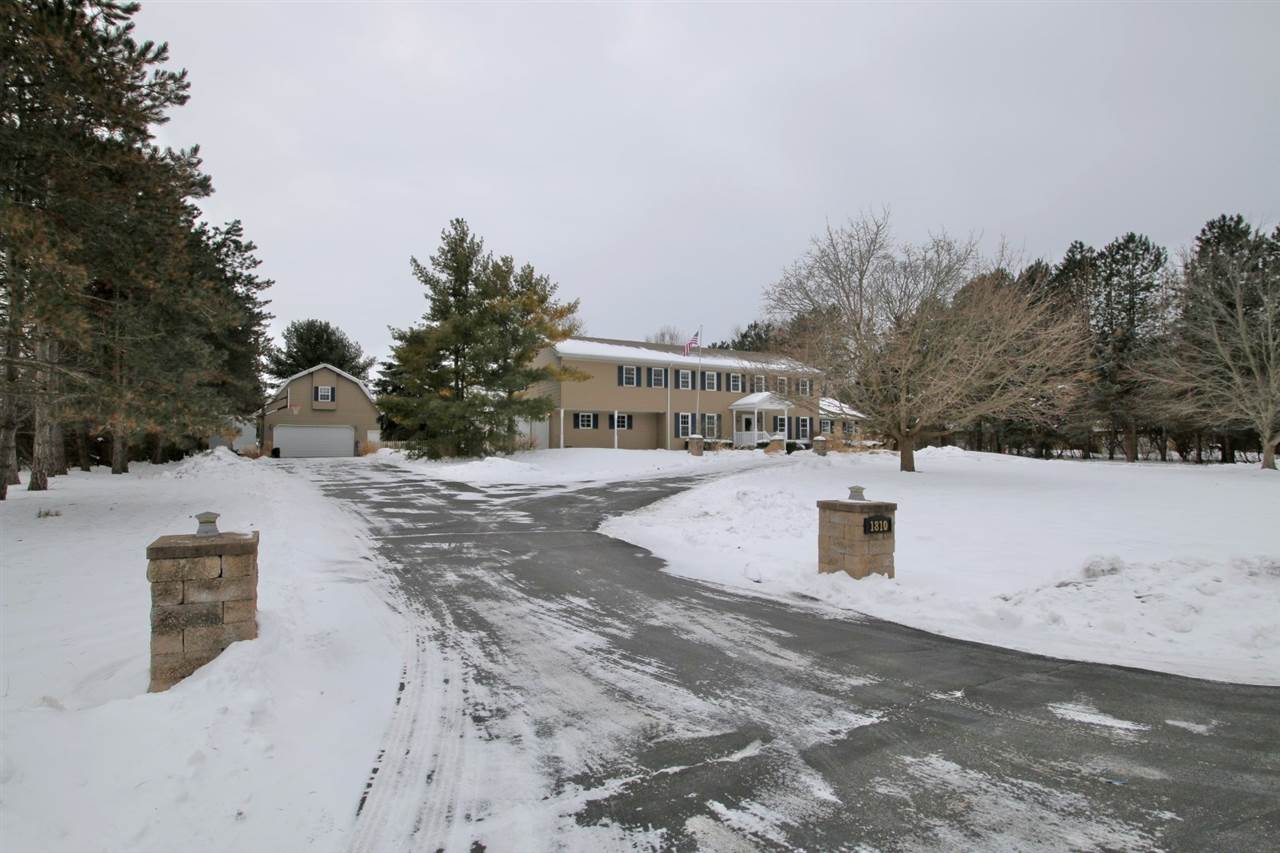 1810 Santa Fe Road Washington, IL 61571 - Photo 4 of 36 Gallery Image 4