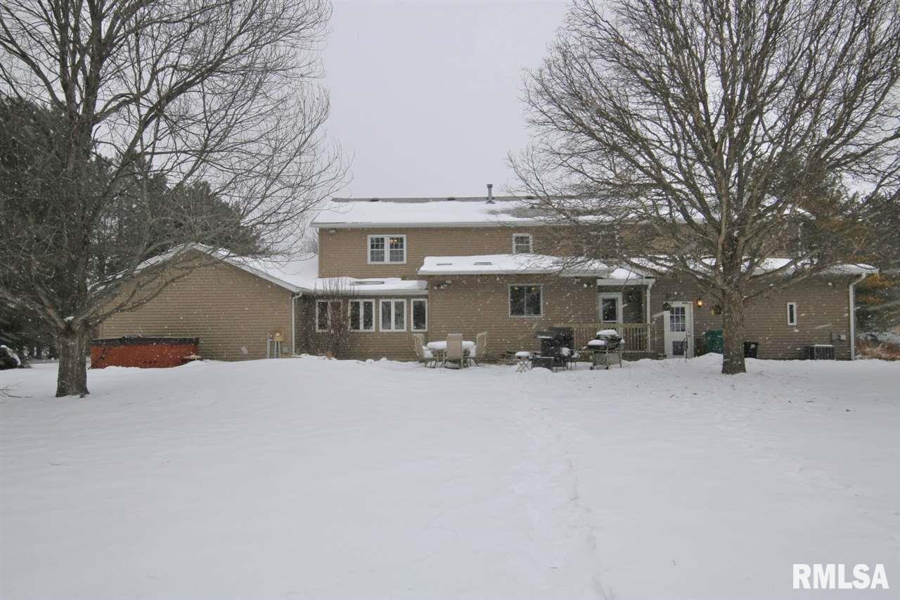 1810 Santa Fe Road Washington, IL 61571 - Photo 5 of 36 Gallery Image 5
