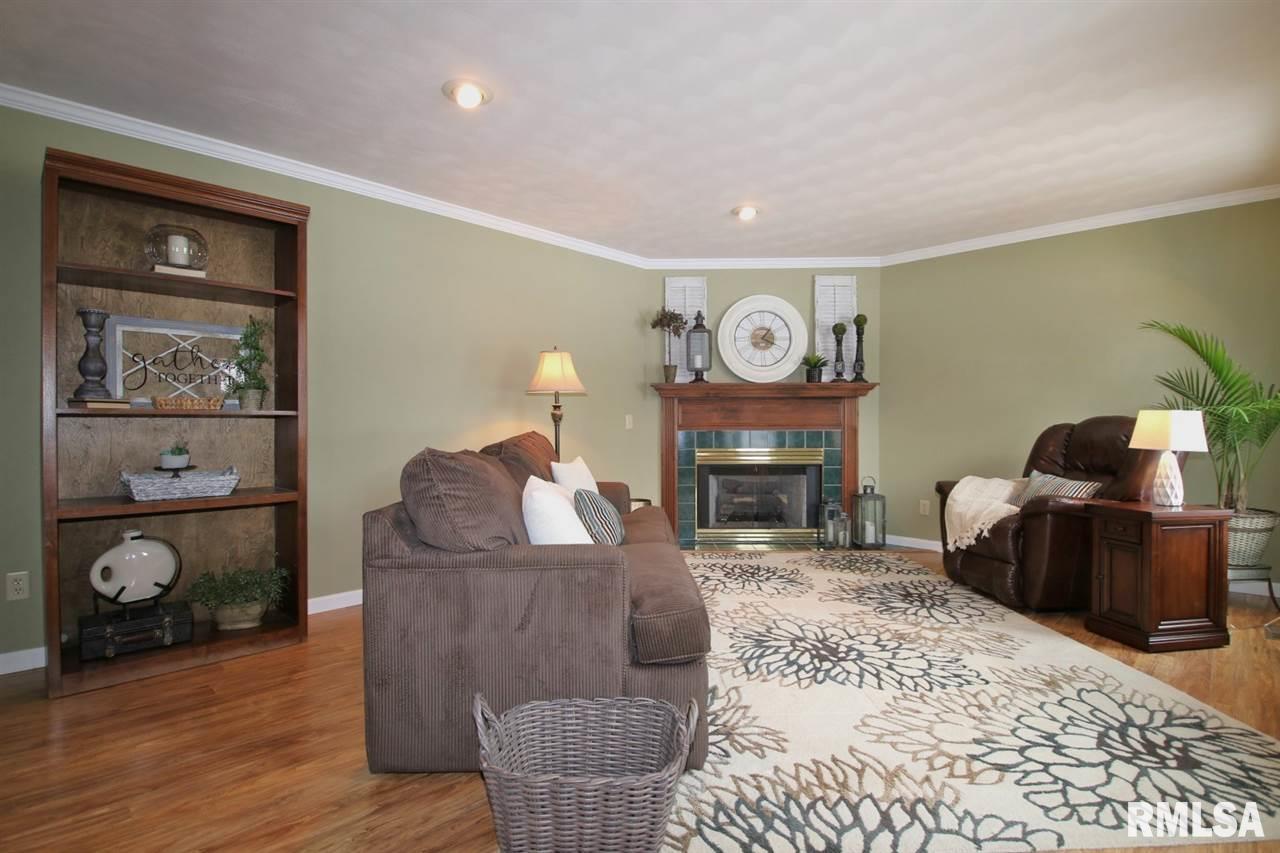 1810 Santa Fe Road Washington, IL 61571 - Photo 10 of 36 Gallery Image 10