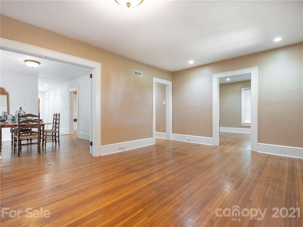 3514 Kelly Road Charlotte, NC 28216 - Photo 21 of 34 a view of empty room with wooden floor