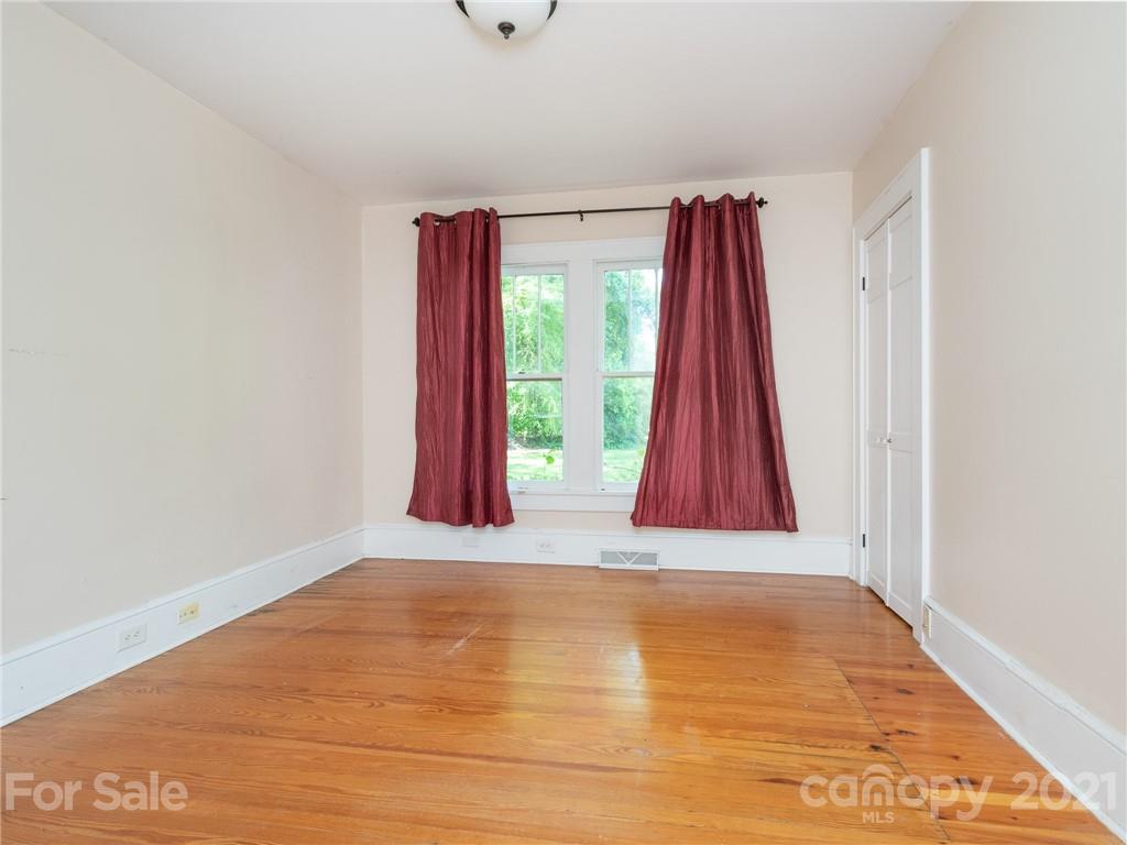 3514 Kelly Road Charlotte, NC 28216 - Photo 28 of 34 a view of a room with a large window