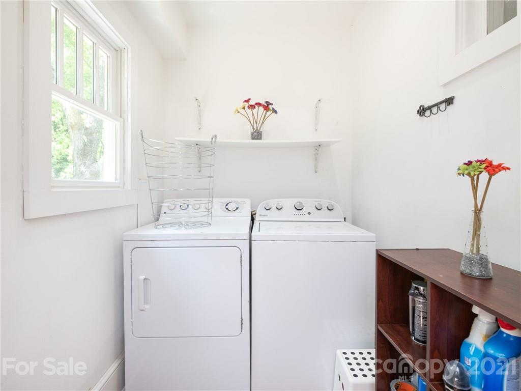 3514 Kelly Road Charlotte, NC 28216 - Photo 30 of 34 a utility room with dryer and washer