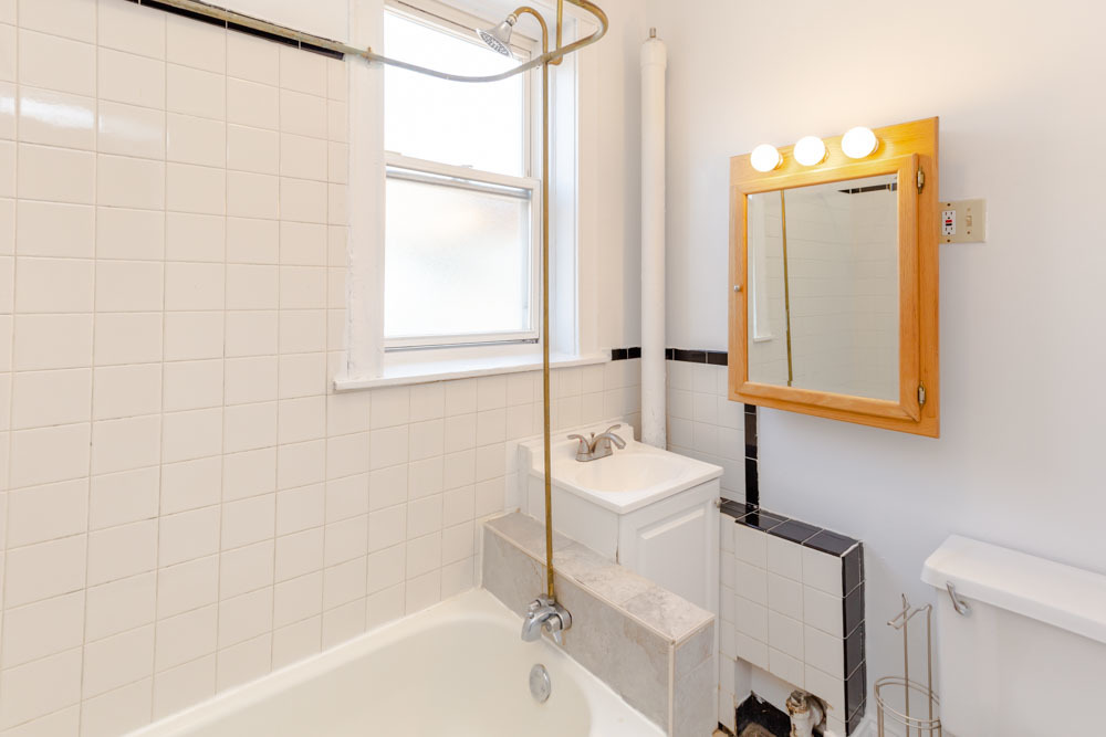 1914 North Drake Avenue, Unit 2S Chicago, IL 60647 - Photo 9 of 10