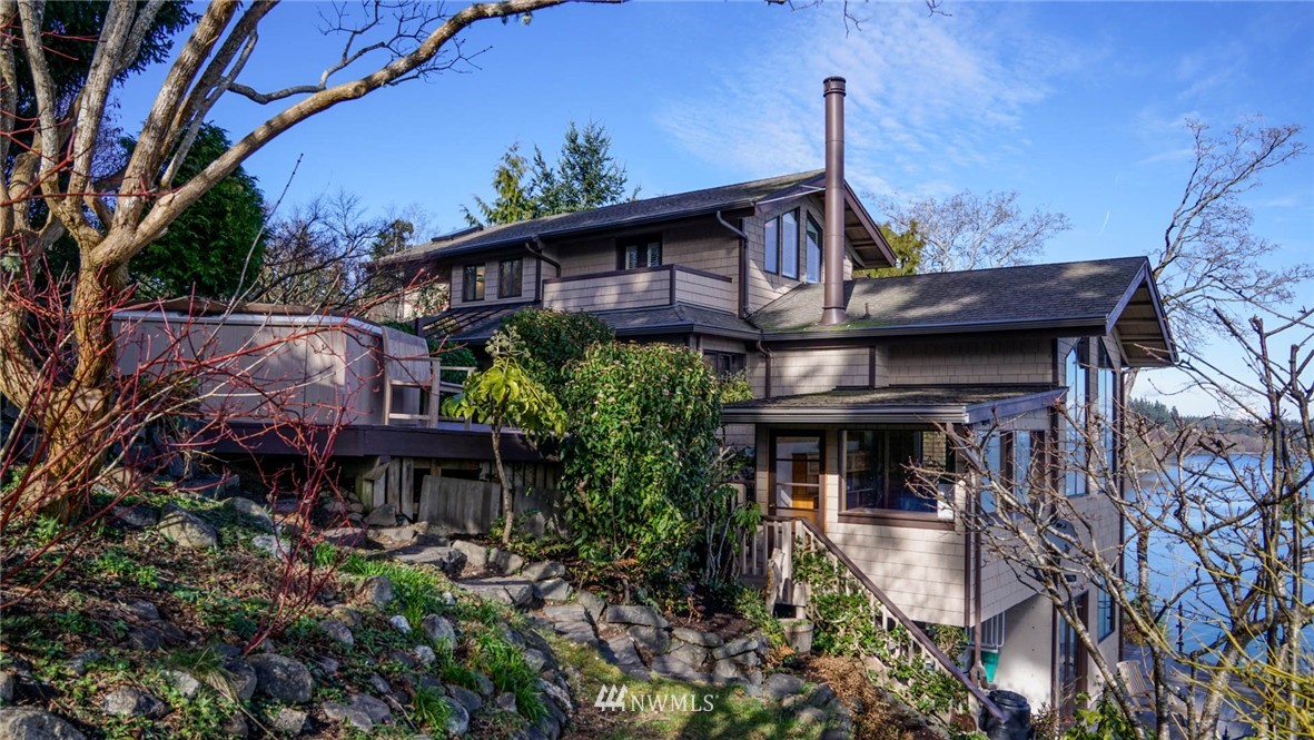 10658 Northeast Valley Road Bainbridge Island, WA 98110 - Photo 1 of 25 Gallery Image 1