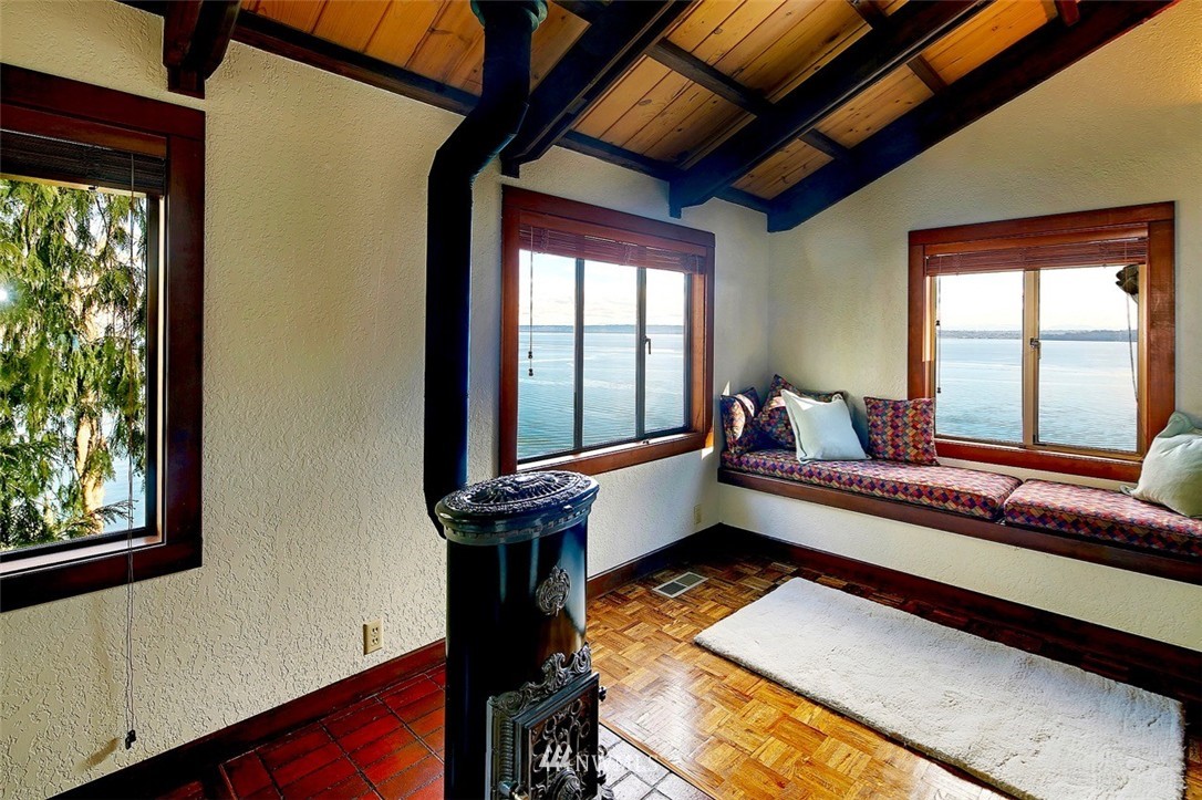 10658 Northeast Valley Road Bainbridge Island, WA 98110 - Photo 12 of 25 Gallery Image 12