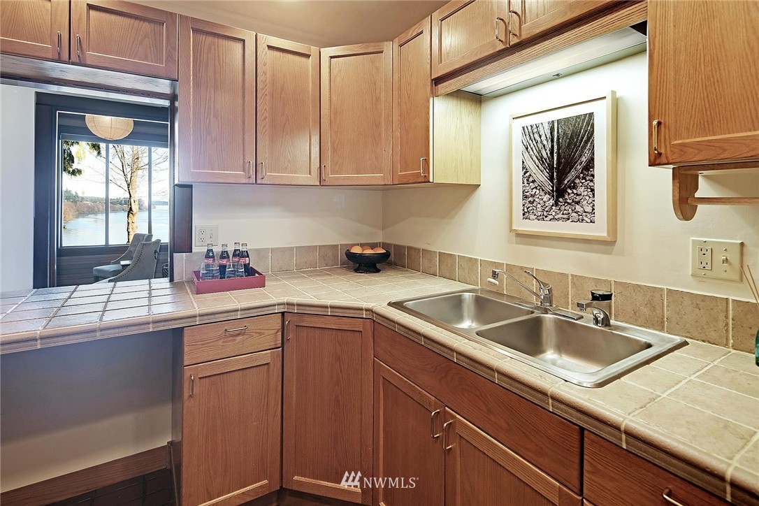 10658 Northeast Valley Road Bainbridge Island, WA 98110 - Photo 19 of 25 Gallery Image 19