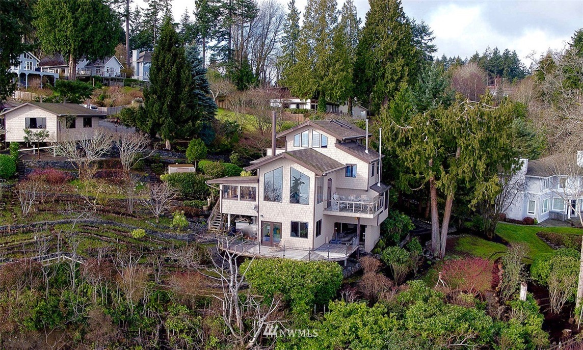 10658 Northeast Valley Road Bainbridge Island, WA 98110 - Photo 24 of 25 Gallery Image 24