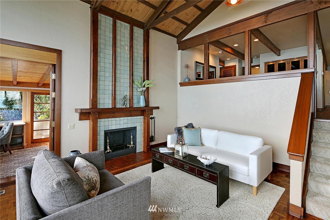 10658 Northeast Valley Road Bainbridge Island, WA 98110 - Photo 6 of 25 Gallery Image 6
