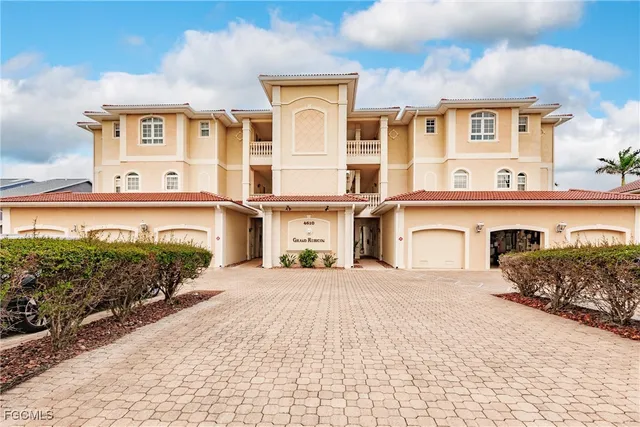 $449,000 | 4610 Southeast 5th Place, Unit 302, Cape Coral, FL 33904
