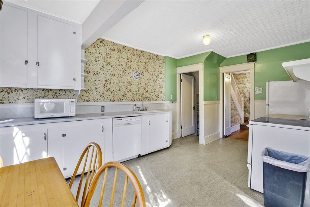 32 Marsden Street Springfield, MA 01109 - Photo 17 of 41