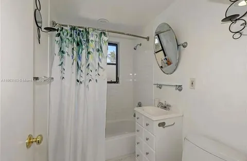 $1,010,000 | 2413 Nassau Lane, Fort Lauderdale, FL 33312