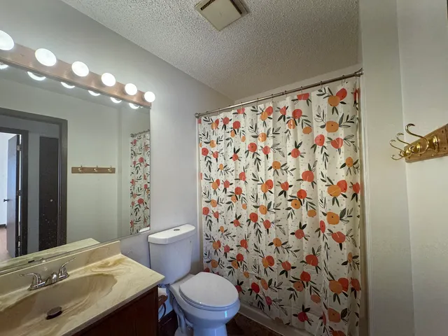 $250,000 | 3094 Timber Hill Lane, Aurora, IL 60504