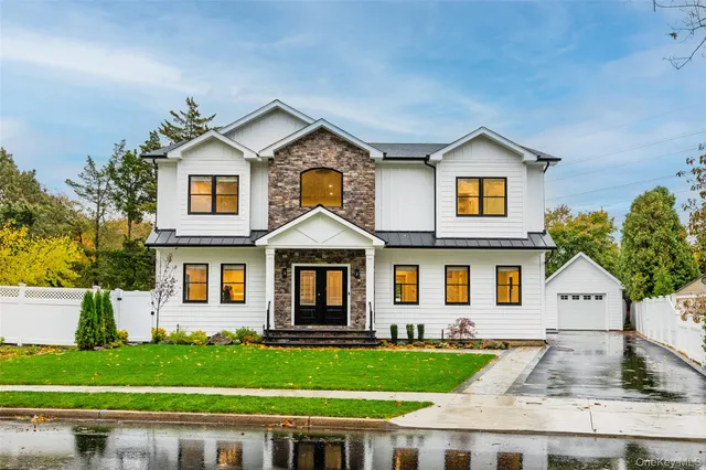 $1,788,000 | 29 Hyacinth Road, Levittown, NY 11756