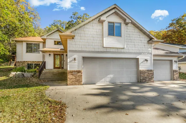 $334,900 | 1914 North Benton Drive, Sauk Rapids, MN 56379