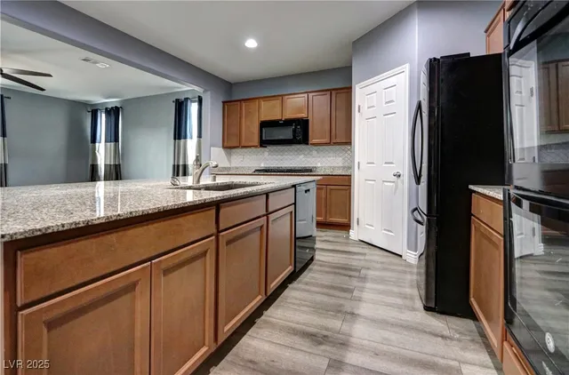 $2,195 | 5821 Petrified Tree Lane, North Las Vegas, NV 89081