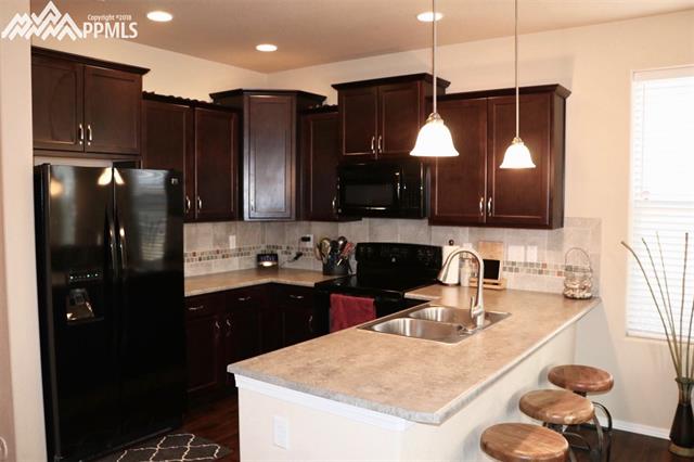 5325 Prominence Point Colorado Springs, CO 80923 - Photo 5 of 20 Gallery Image 5