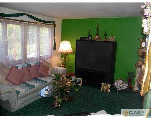36 Bramhall Road Colonia, NJ 07067 - Photo 3 of 10 Gallery Image 3