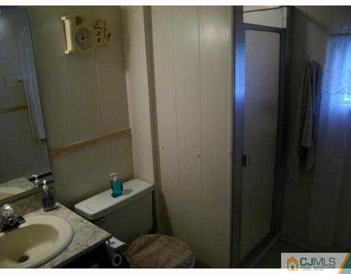 36 Bramhall Road Colonia, NJ 07067 - Photo 5 of 10 Gallery Image 5