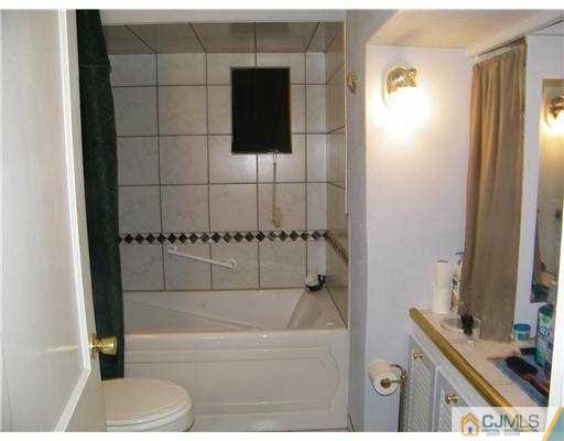 36 Bramhall Road Colonia, NJ 07067 - Photo 7 of 10 Gallery Image 7