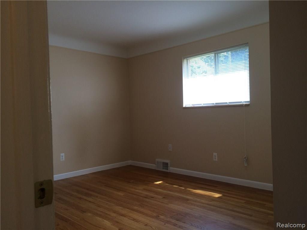5445 Chicago Road Warren, MI 48092 - Photo 5 of 29 IMG_6448.JPG