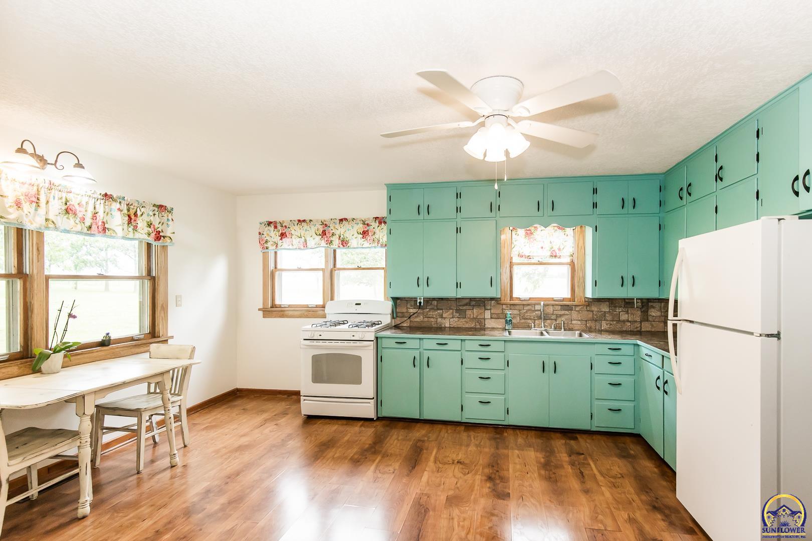 2626 Rd F Americus, KS 66835 - Photo 14 of 70