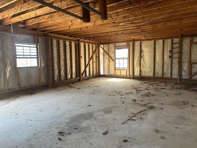845 Streaming Water Loop Clifton, TN 38425 - Photo 11 of 14 View of misc room