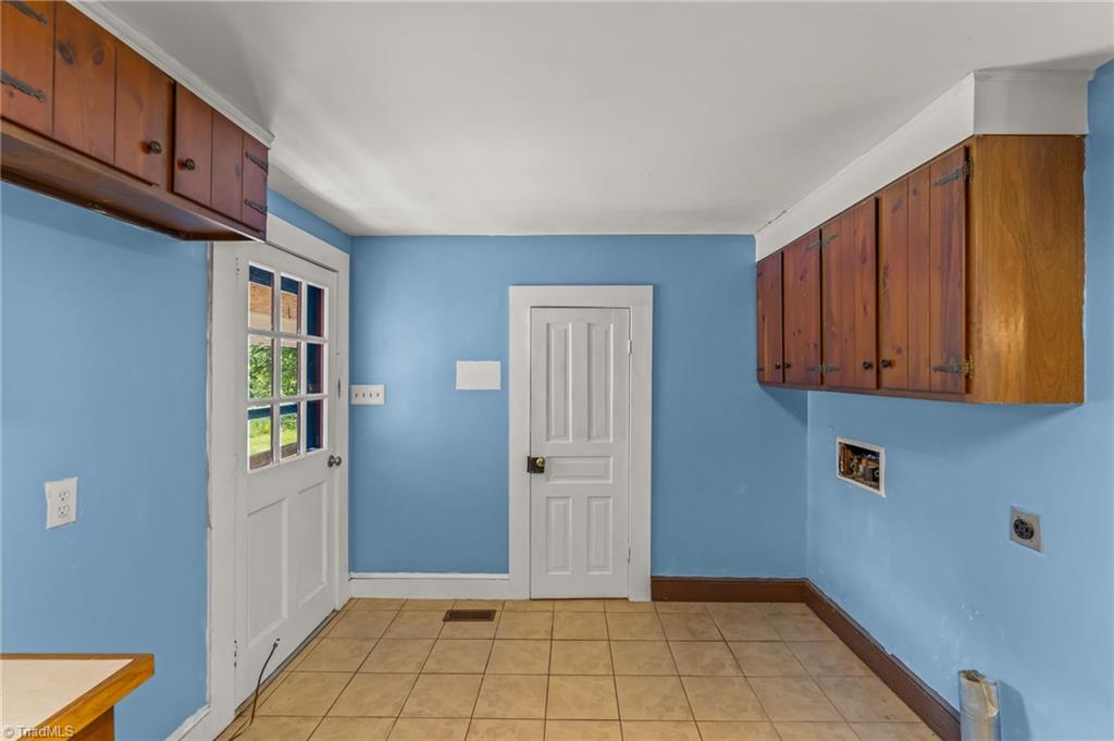 3433 Rolling Road High Point, NC 27265 - Photo 15 of 34