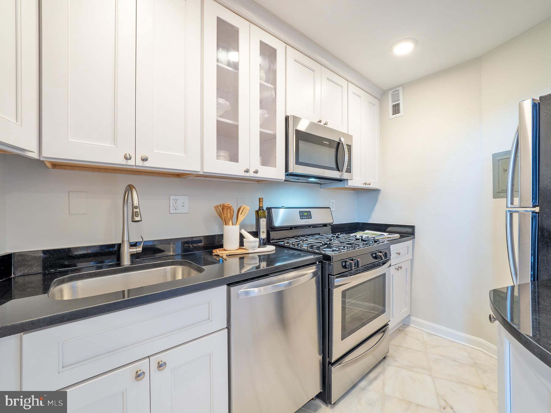 1880 Columbia Road Northwest, Unit 402 Washington, DC 20009 - Photo 16 of 43